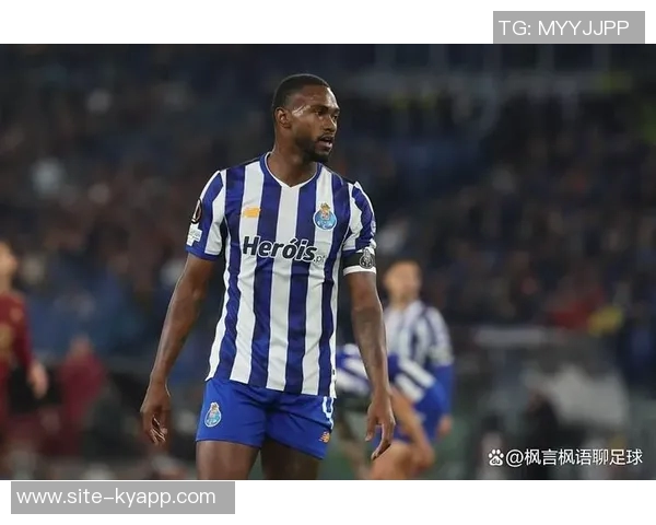 英媒称BlueCo需优先为斯特拉斯堡寻找新主帅忽视白堡本赛季表现 英媒称BlueCo需优先为斯特拉斯堡寻找新主帅忽视白堡本赛季表现